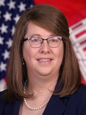 A head shot portrait of Laura Beth Quick is currently the acting deputy commander of the U.S. Army Engineering and Support Center, Huntsville.