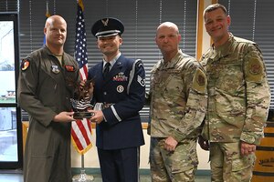 airmen receiving award