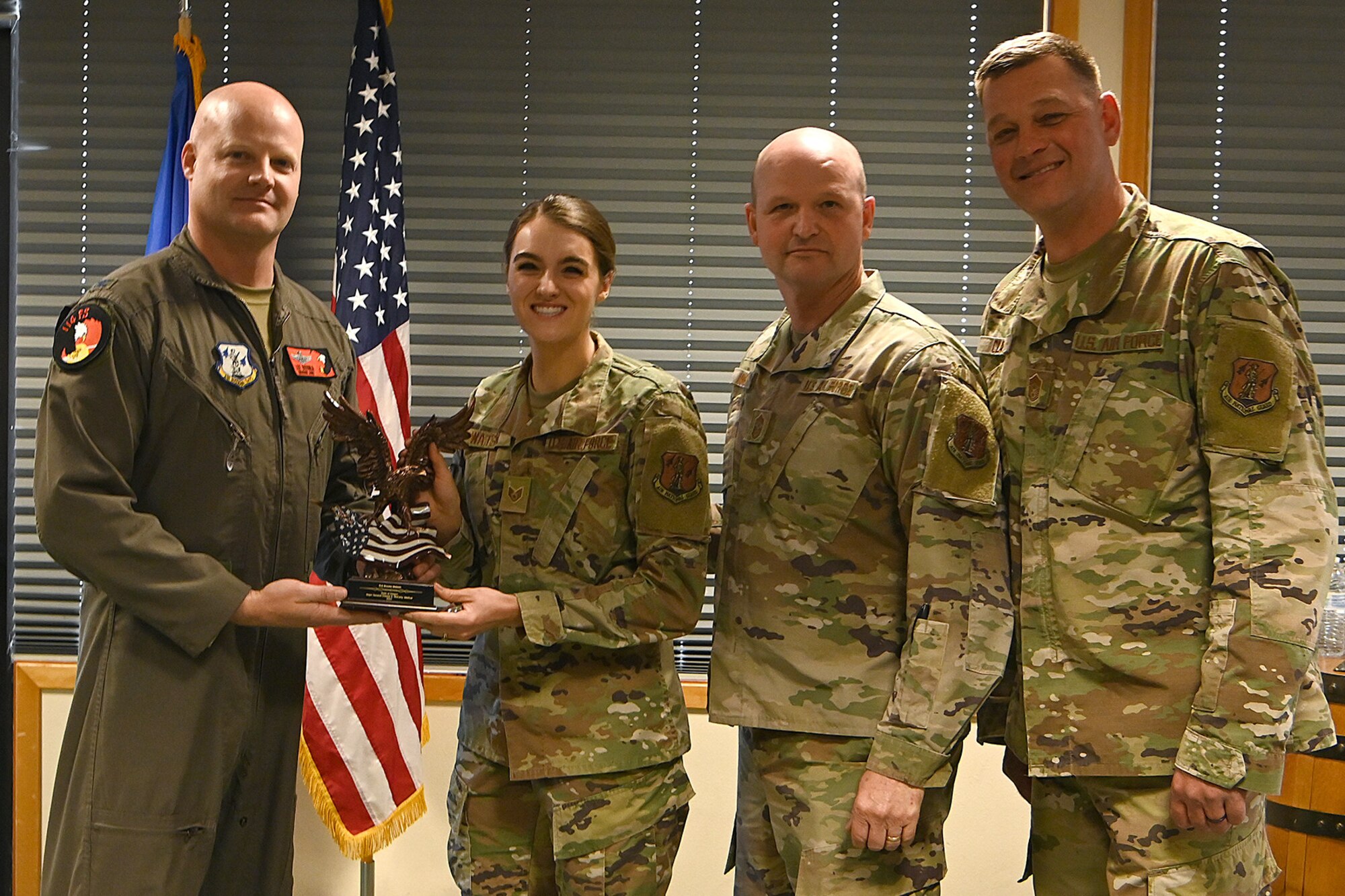 airmen receiving award