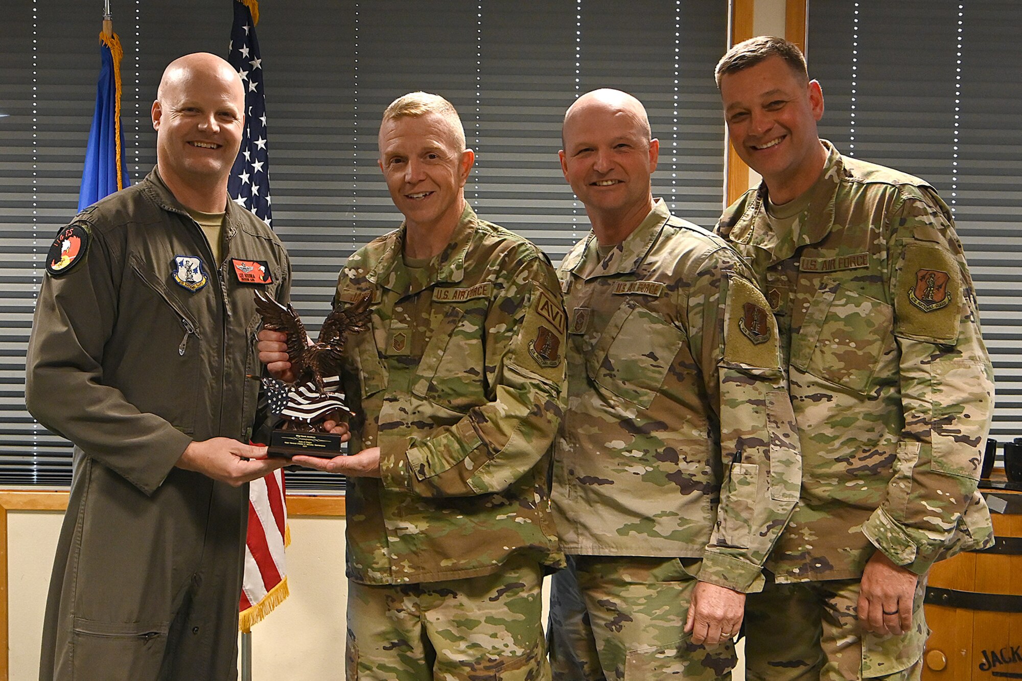 airmen receiving award