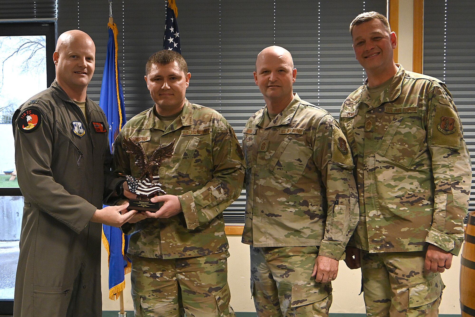 airmen receiving award