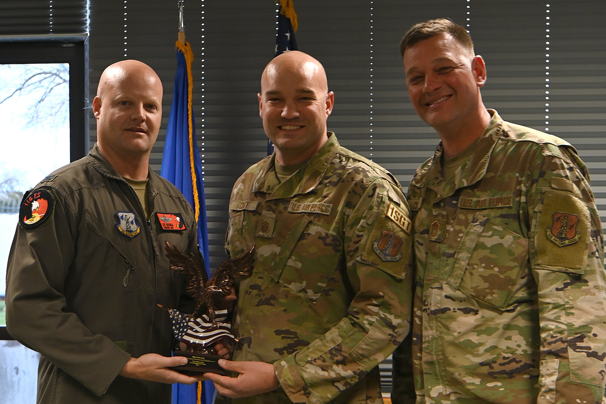 airmen receiving award