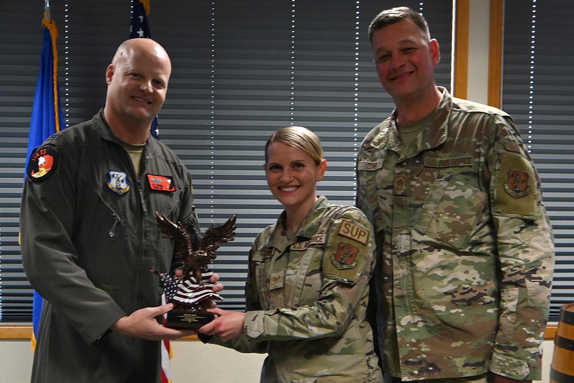 airmen receiving award