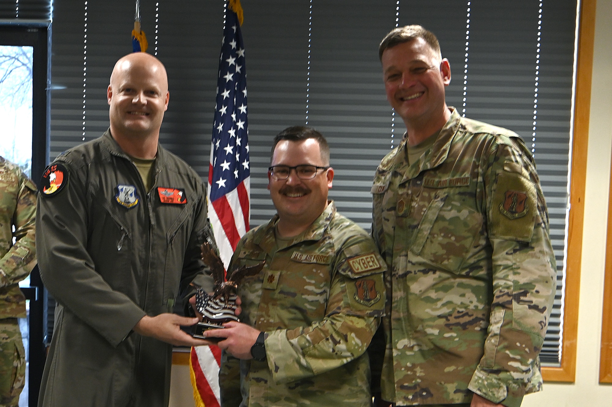 airmen receiving award