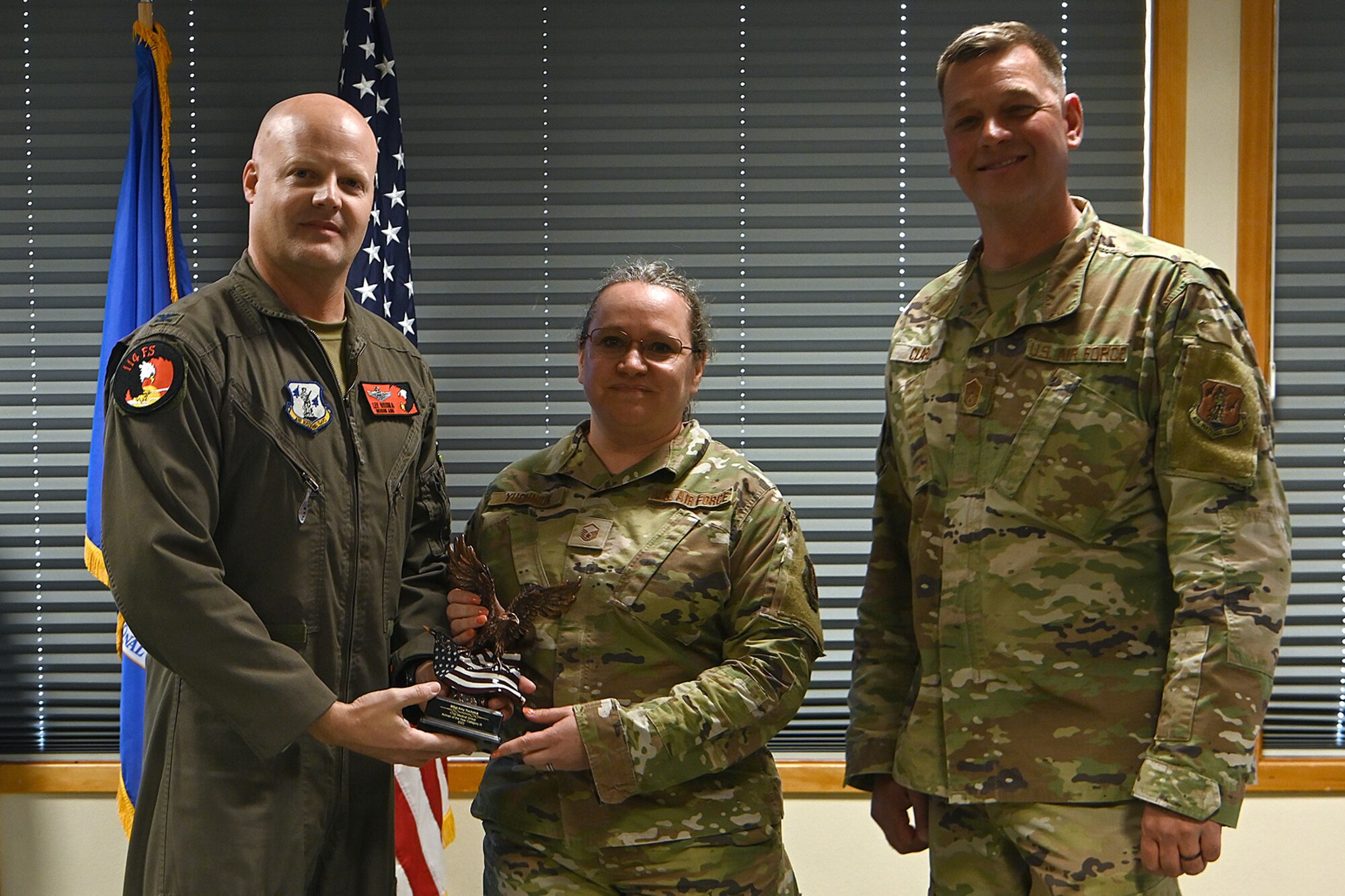 airmen receiving award