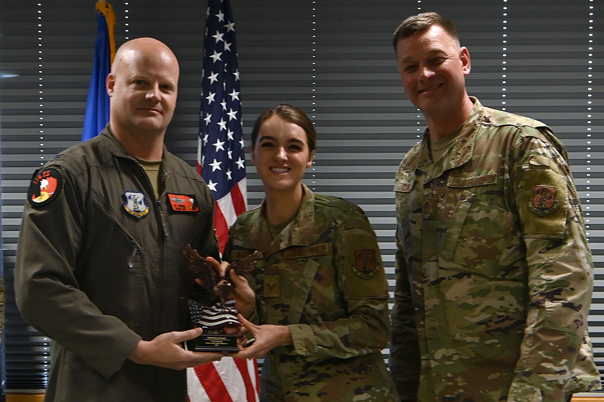 airmen receiving award