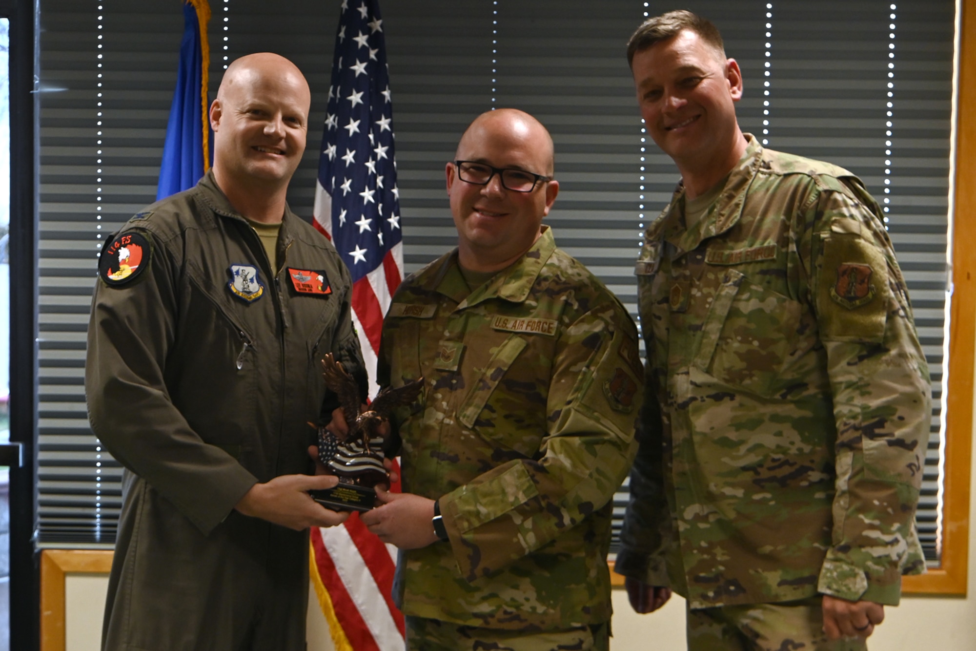 airmen receiving award