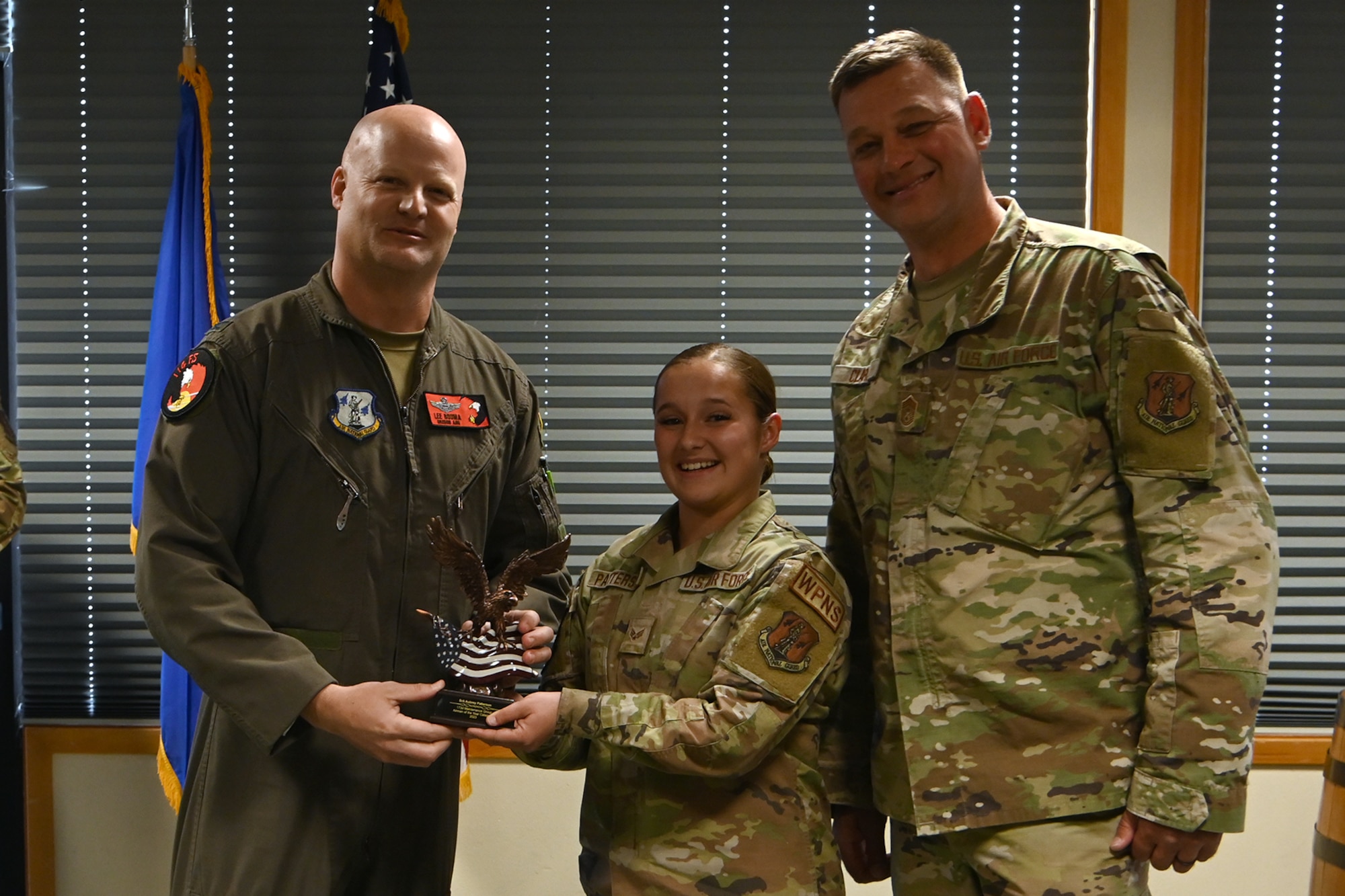 airmen receiving award