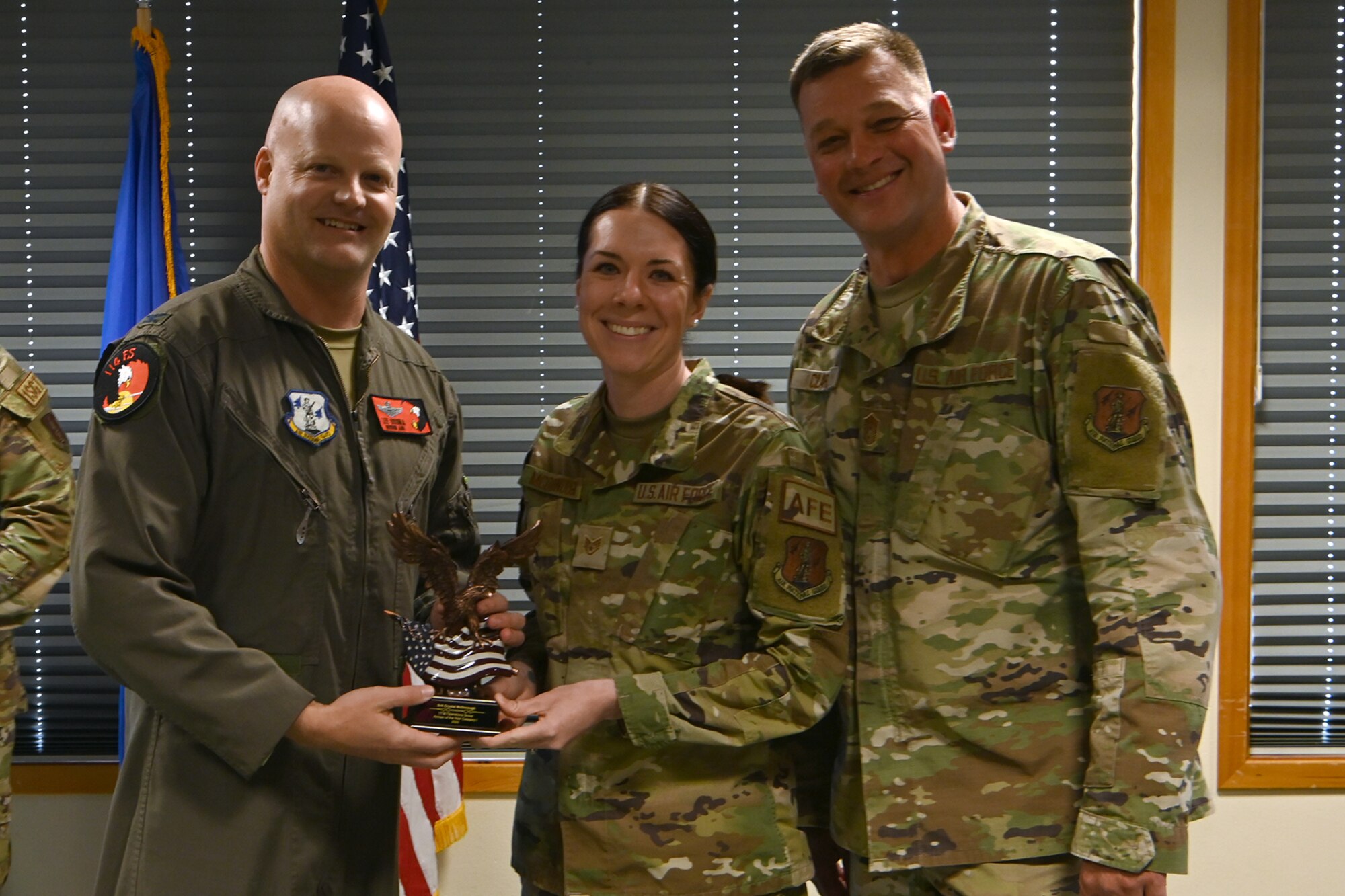 airmen receiving award