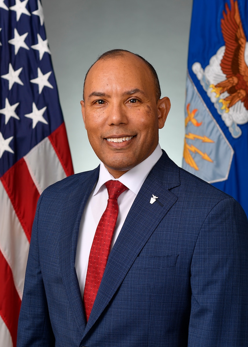 SES Michael Saunders, Bio (U.S. Air Force photo by Eric Dietrich)