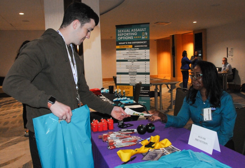 Army Reserve division hosts event for deploying Soldiers at nation’s capital