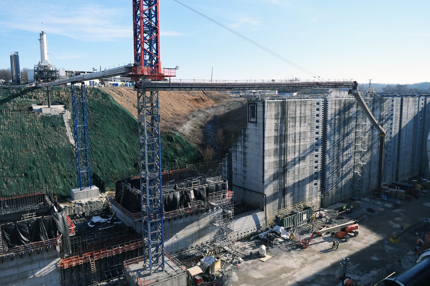 Ongoing construction at the Kentucky Lock mega project in February, 2024. (USACE Photo by Matt Dyman)