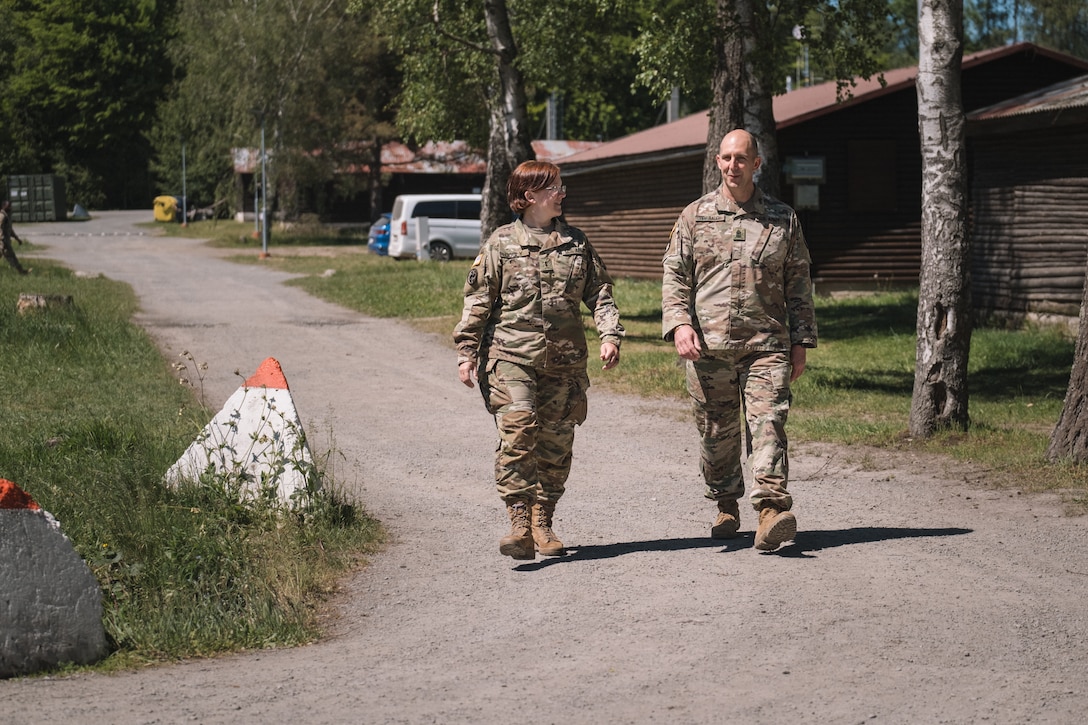 U.S. Army Reserve Unit Support Soldiers in the Czech Republic