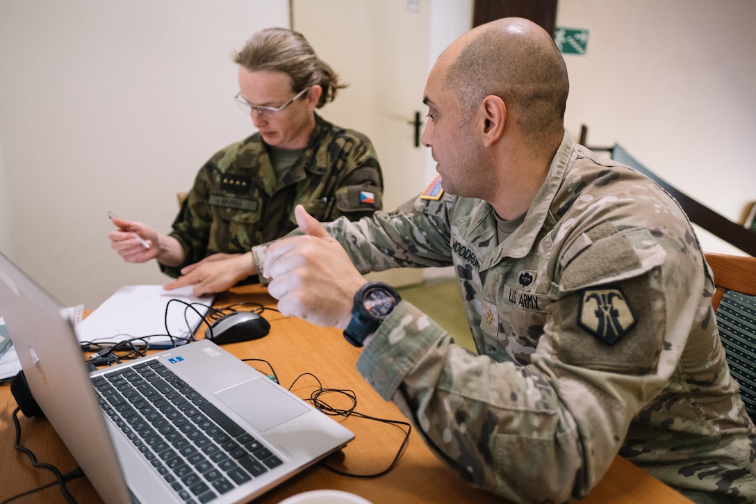 U.S. Army Reserve Unit Support Soldiers in the Czech Republic