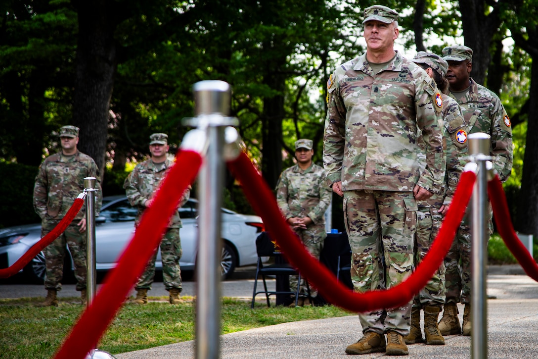 Army Reserve welcomes new command sergeant major