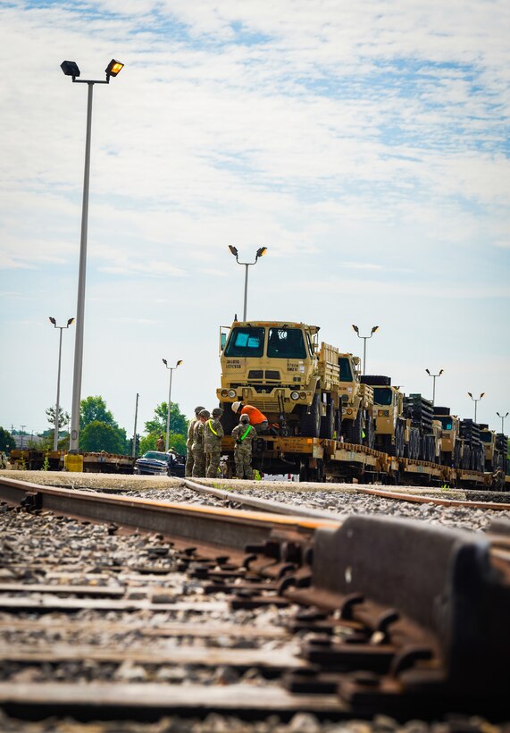 U.S. Army Reserve Units Unite for Railhead Operations at Fort Knox, Ky.