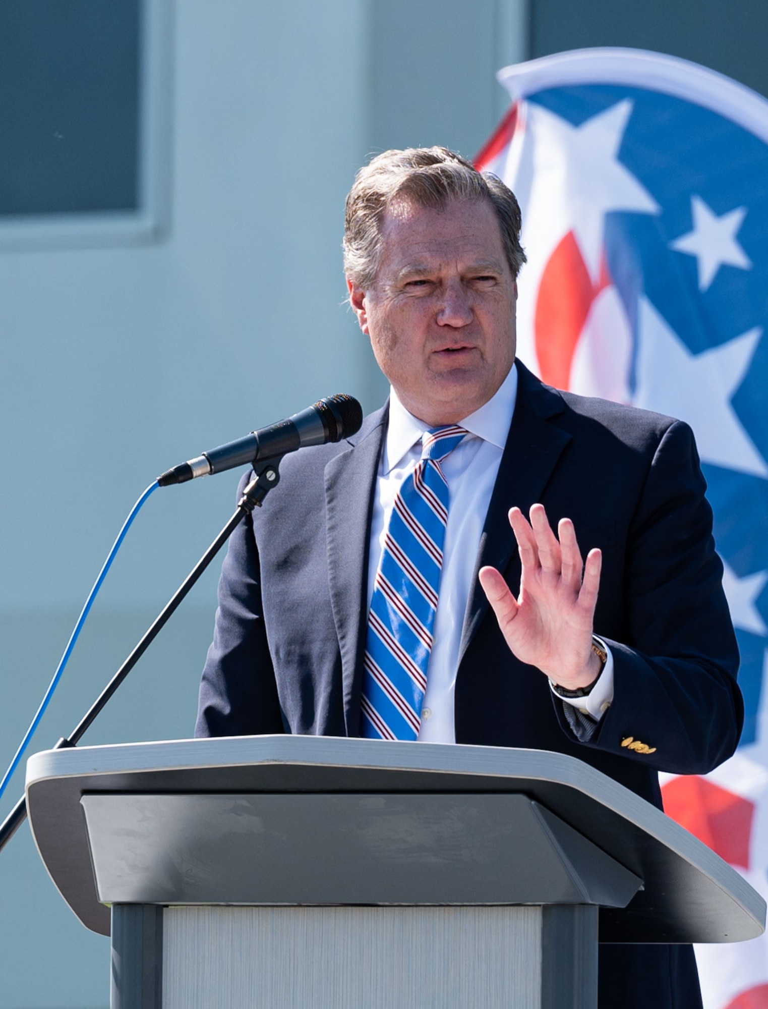 Rep. Michael Turner speaking at a ribbon cutting ceremony