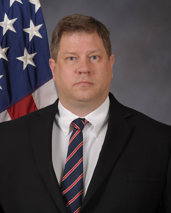 Bio photo of Dr. Jon Hood.