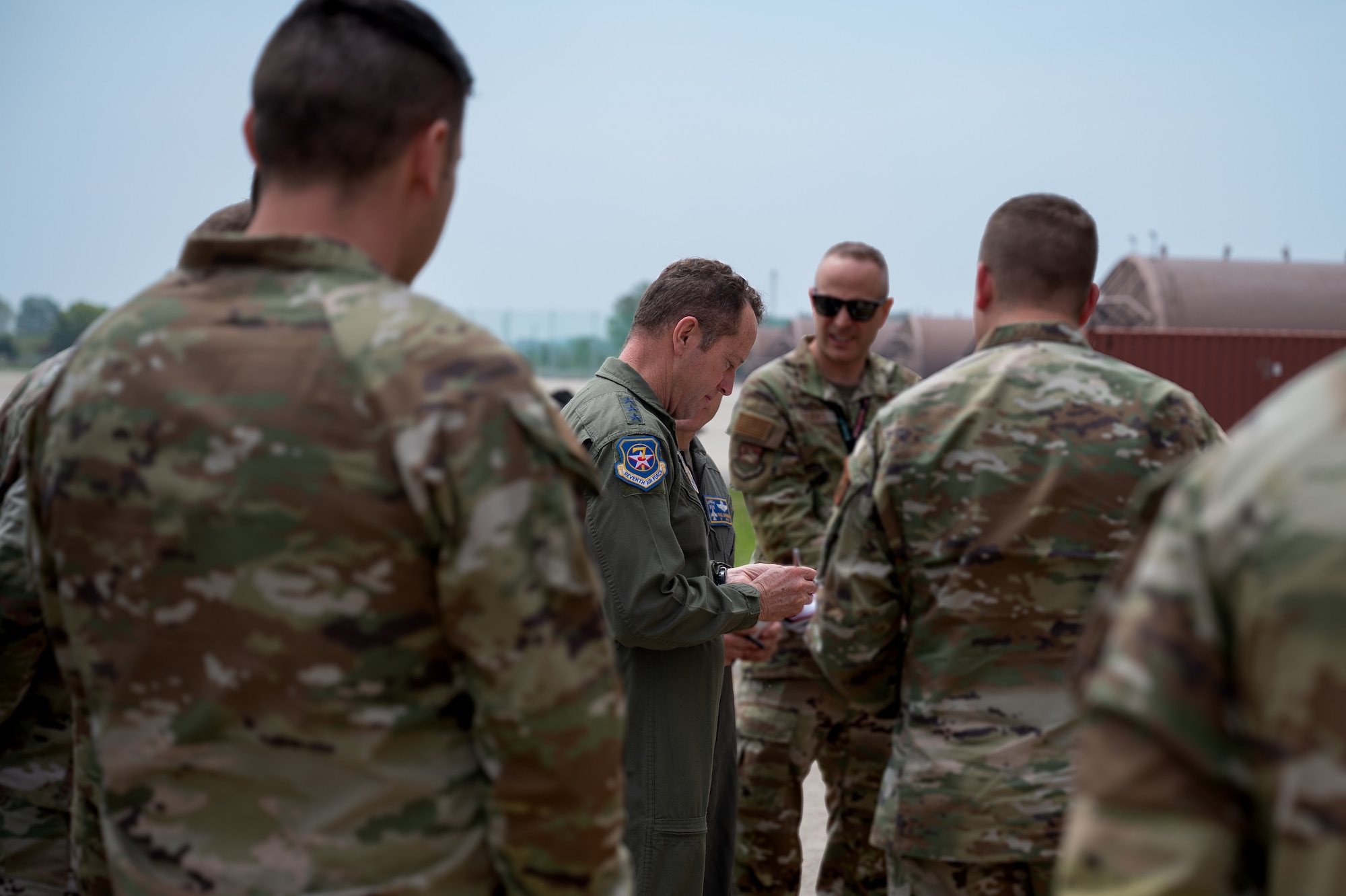 U.S. Air Force Lt. Gen. David R. Iverson, Seventh Air Force commander, meets with Airmen at Osan Air Base, Republic of Korea, April 22, 2024. The Seventh Air Force’s familiarization with the 51st Fighter Wing’s operations enhances the ability to “Fight Tonight” by providing strategic insights and fostering direct support for operational readiness. (U.S. Air Force photo by Senior Airman Brittany Russell)