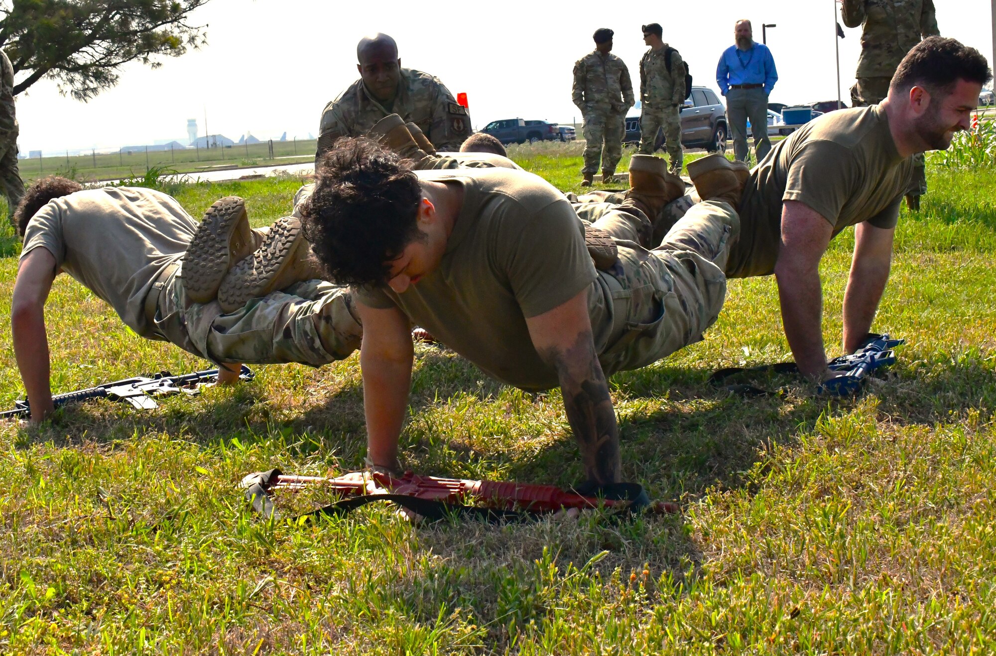 airmen doing push ups