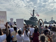 USS CARNEY RETURNS HOME FROM HISTORIC DEPLOYMENT