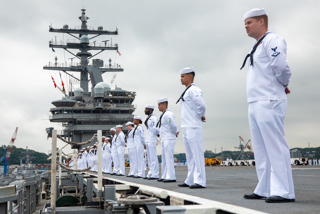 uss-ronald-reagan-cvn-76-departs-commander-fleet-activities