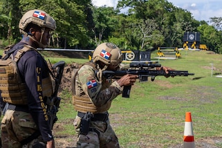 Dominican Republic competitors conduct rehearsals prior to the combined team range during the Fuerzas Comando 24 (FC24) Skills and Shooting Test in Cerro Tigre, Panama, May 17, 2024.
