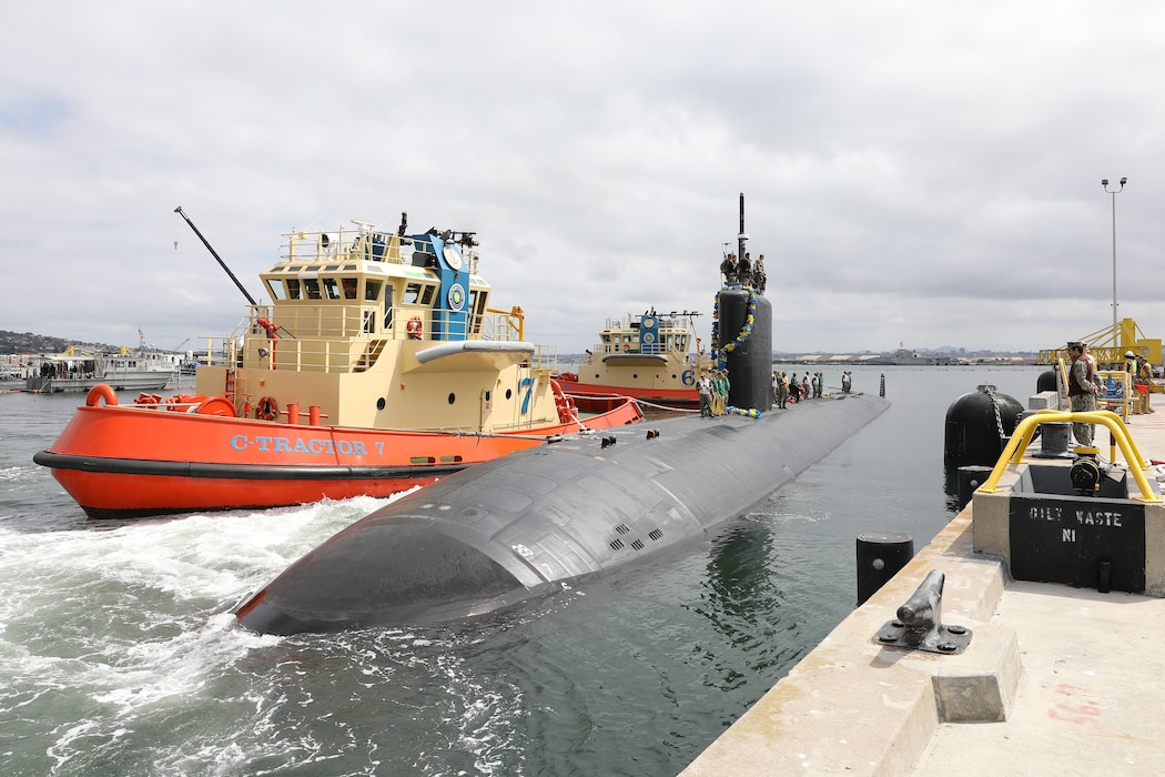 USS Greeneville (SSN 772) arrives at its new homeport at Naval Base Point Loma, Calif.