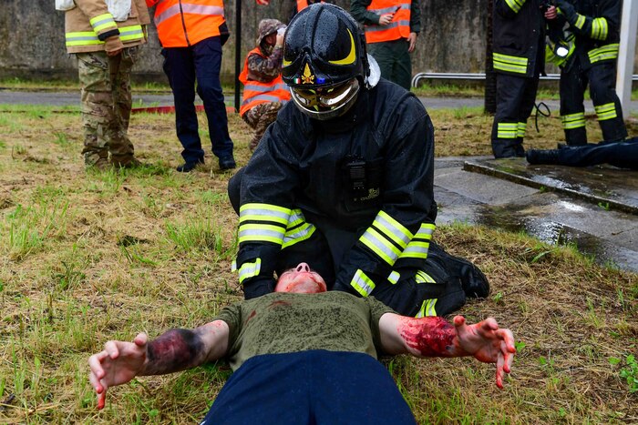A local italian assists a simulated patient