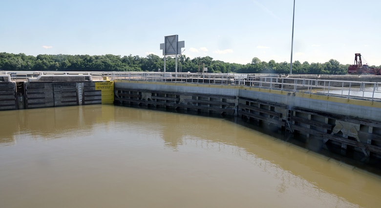 Picture of a lock and Dam