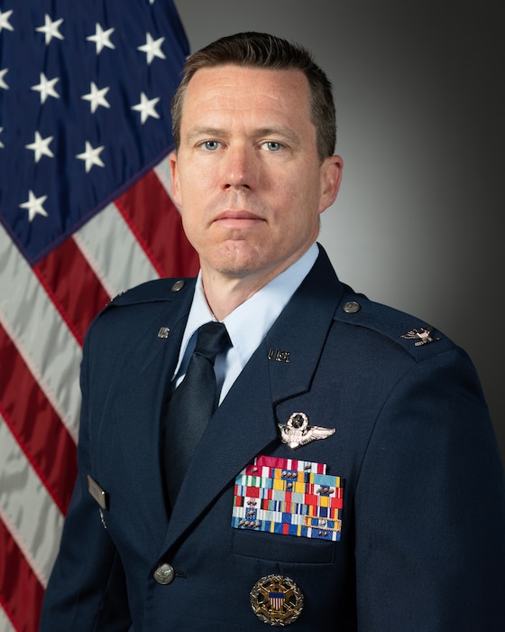 Col Daniel Rueth