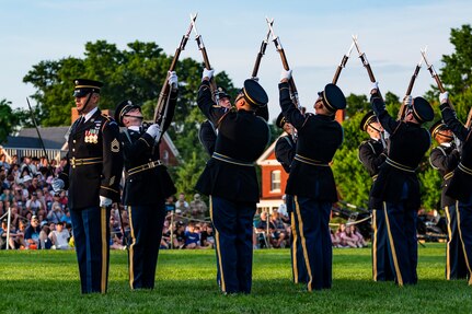 U.S. Army Reserve chief hosts Twilight Tattoo performance