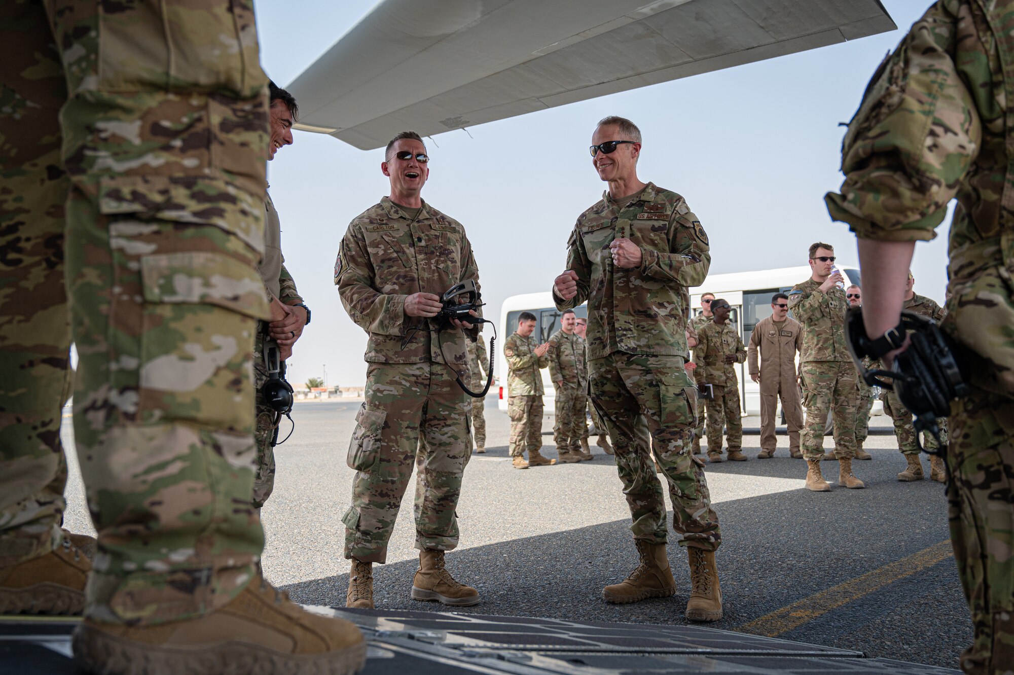 U.S. Air Force Lt. Gen. Derek France
meets with airmen from the 386th
Expeditionary Aeromedical Evacuation
Squadron