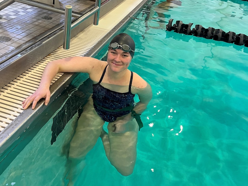 Sgt. Bianca Hayden swims with one arm at the 2024 Army Trials