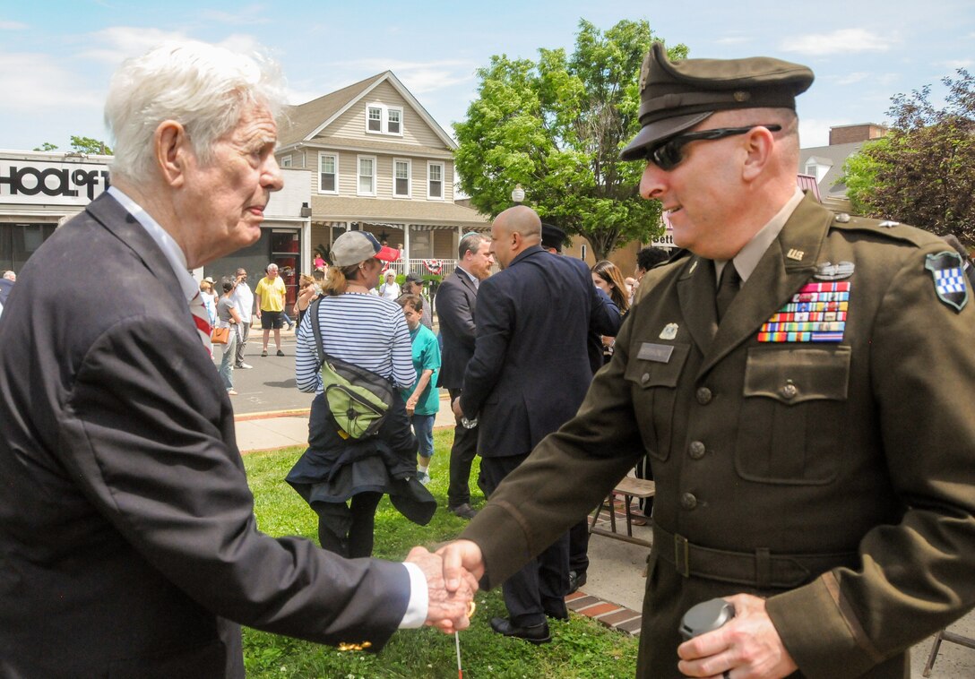 Army Reserve senior leader honors ‘Greatest Generation’ on Memorial Day