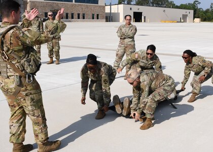 'Warrior Medics' conduct Black Hawk medevac litter training, familiarization flights over Tampa Bay