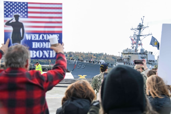 USS John S. McCain (DDG 56) returns to Naval Station Everett.