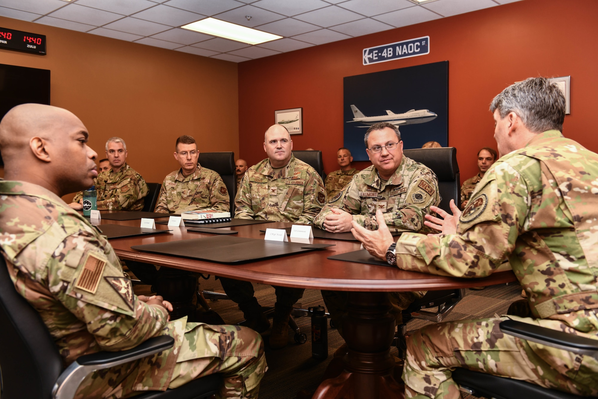 8th Air Force and Joint-Global Strike Operations Center leadership speaks with 95th Wing (Provisional) leadership