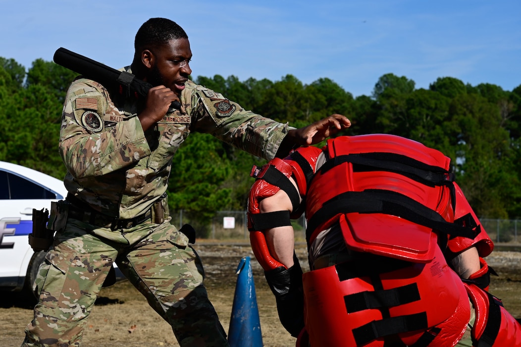 Airmen demonstrate combat skills