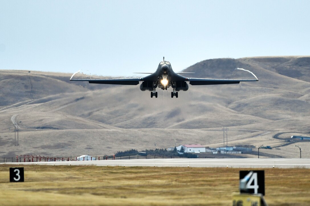 B-1B Lancer lands at Ellsworth Air Force Base