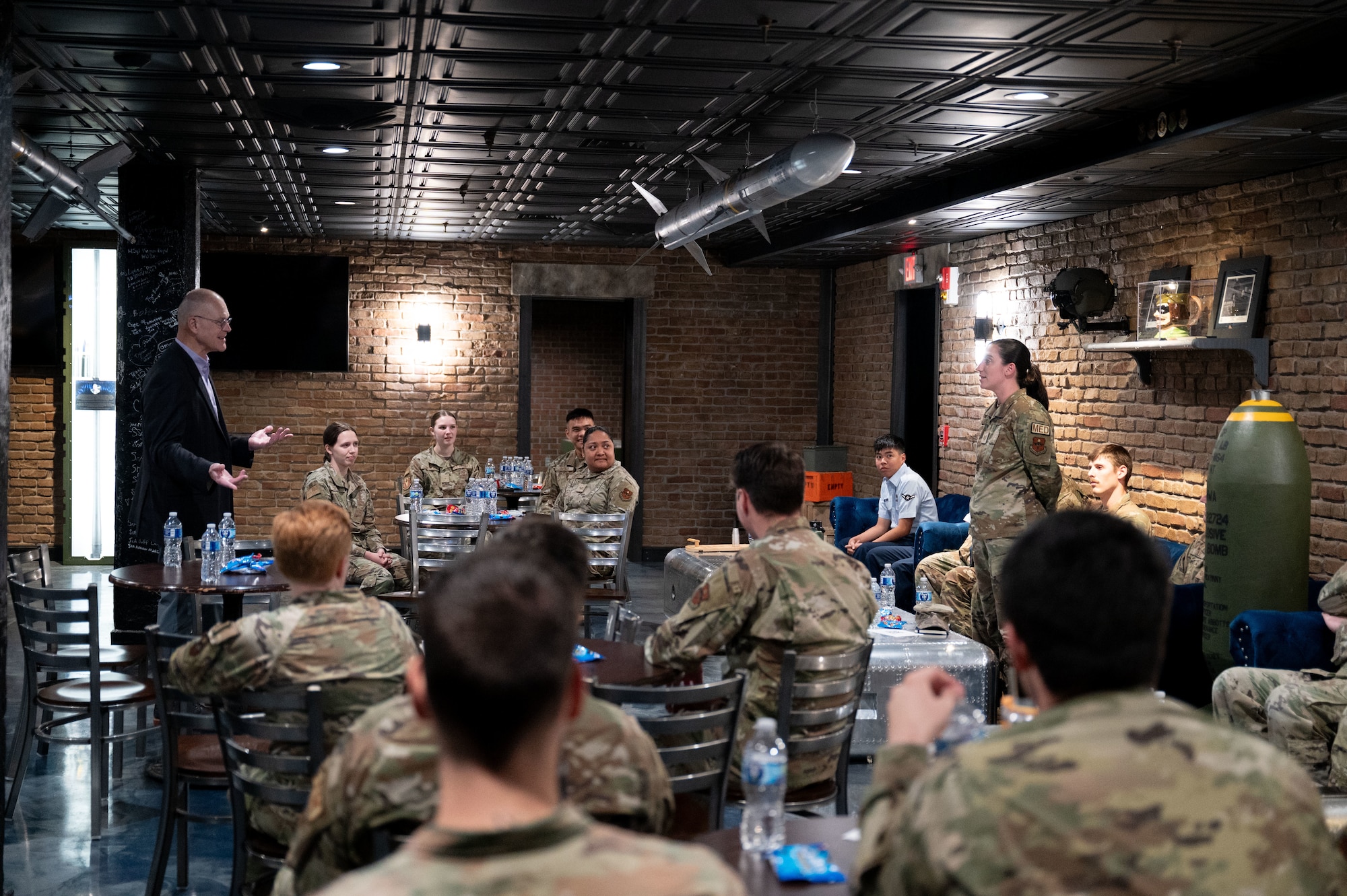 Former CMSAF speaks at event.