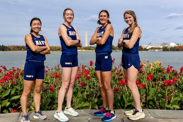 U.S. Navy Women's Armed Forces Championship team during the Marine Corps Marathon in Washington, D.C., Oct. 27. (U.S Navy courtesy photo)