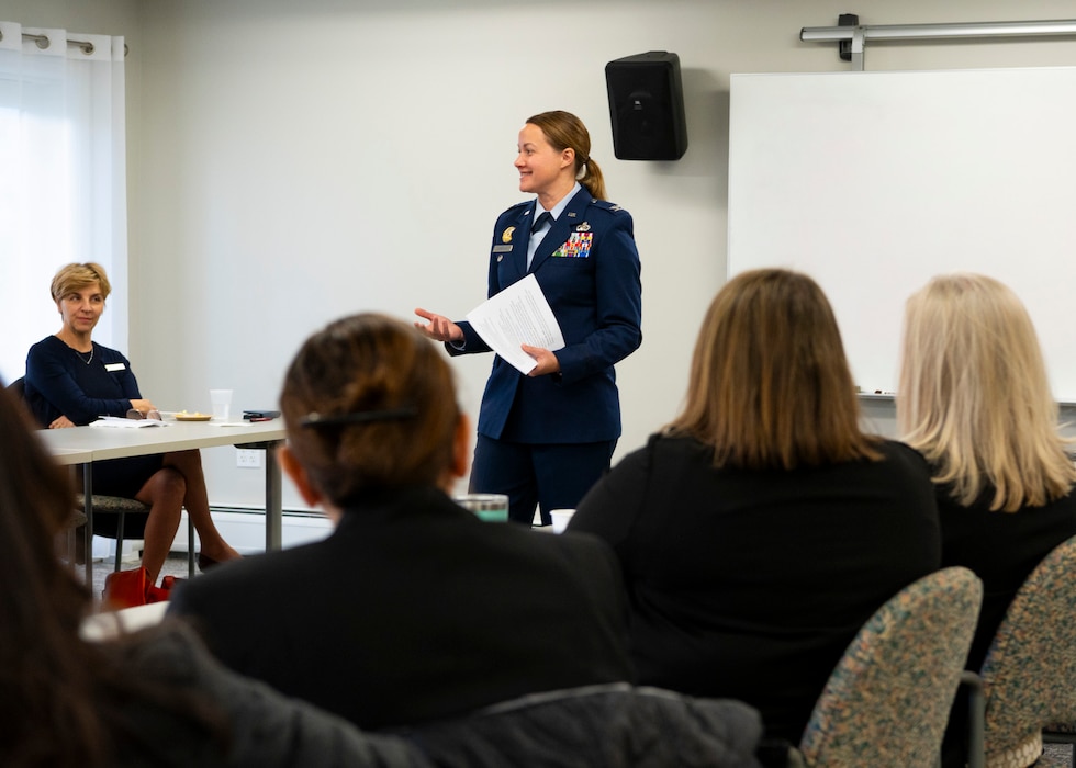 Air Force colonel speaks at meeting.