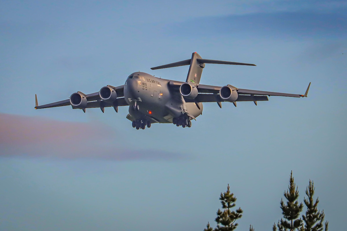 Antarctic Airlift: Christchurch gateway to Antarctica > 919th