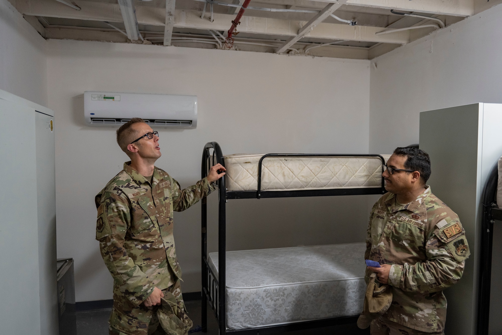 9th AF Chief visits 380th AEW