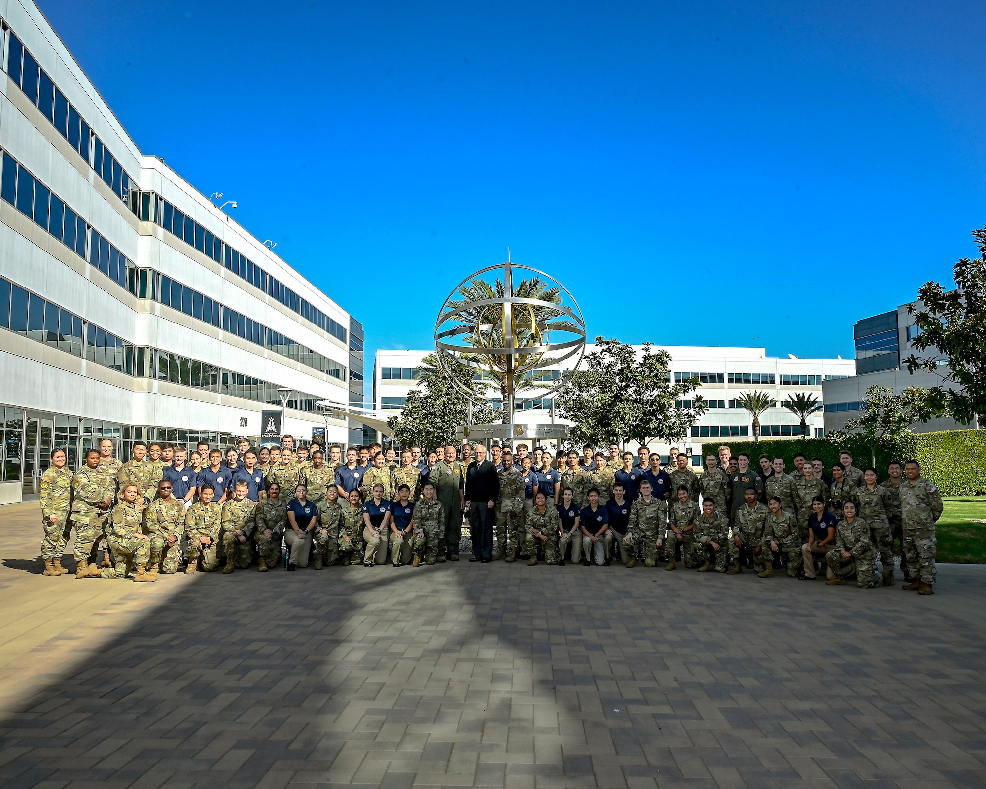 SSC commander provides mentorship and guidance to USC ROTC students at the LAAFB.