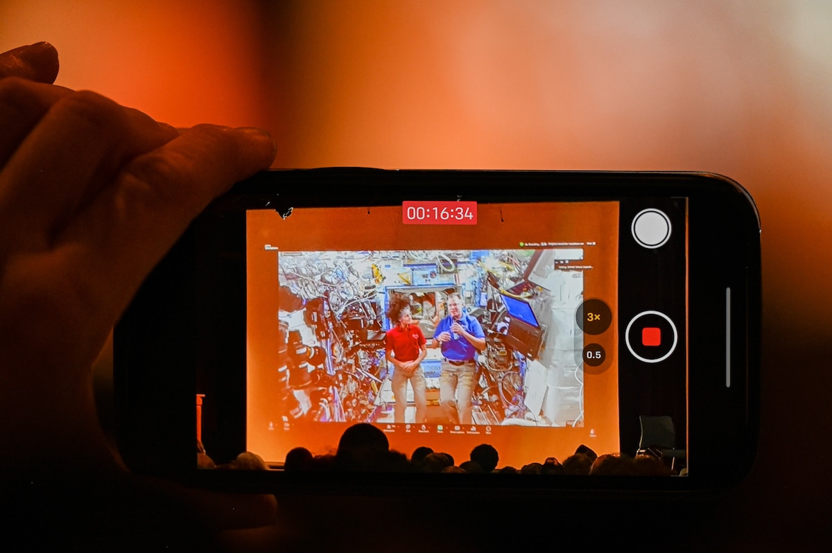 cell phone filming