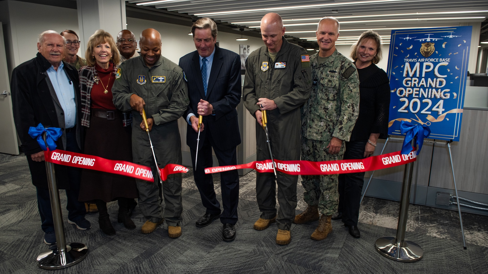 Air Wing commanders and congressman cut a ribbon