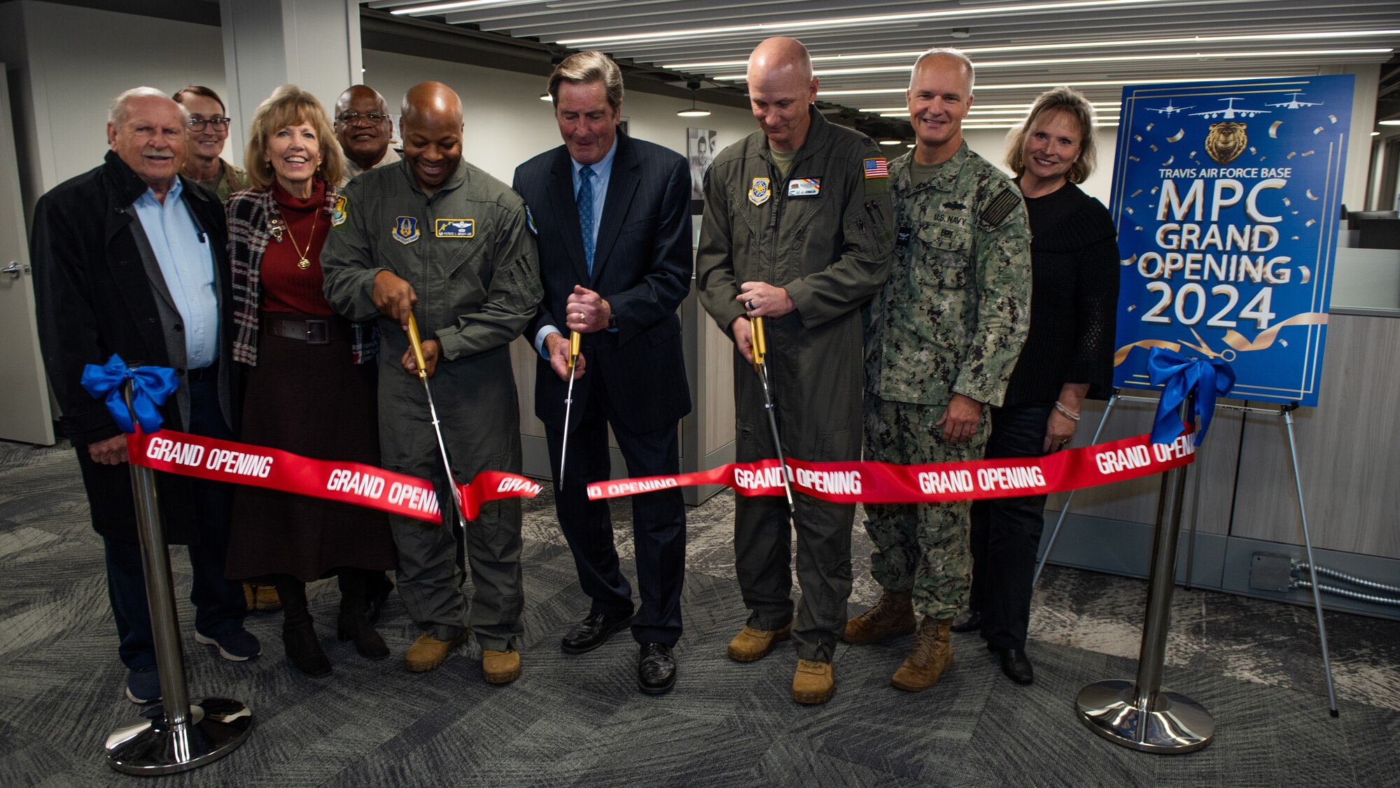 Air Wing commanders and congressman cut a ribbon