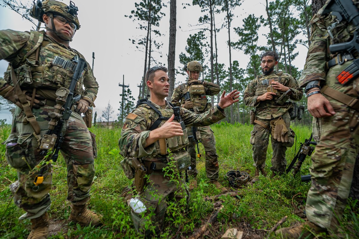 Airman discuss operations
